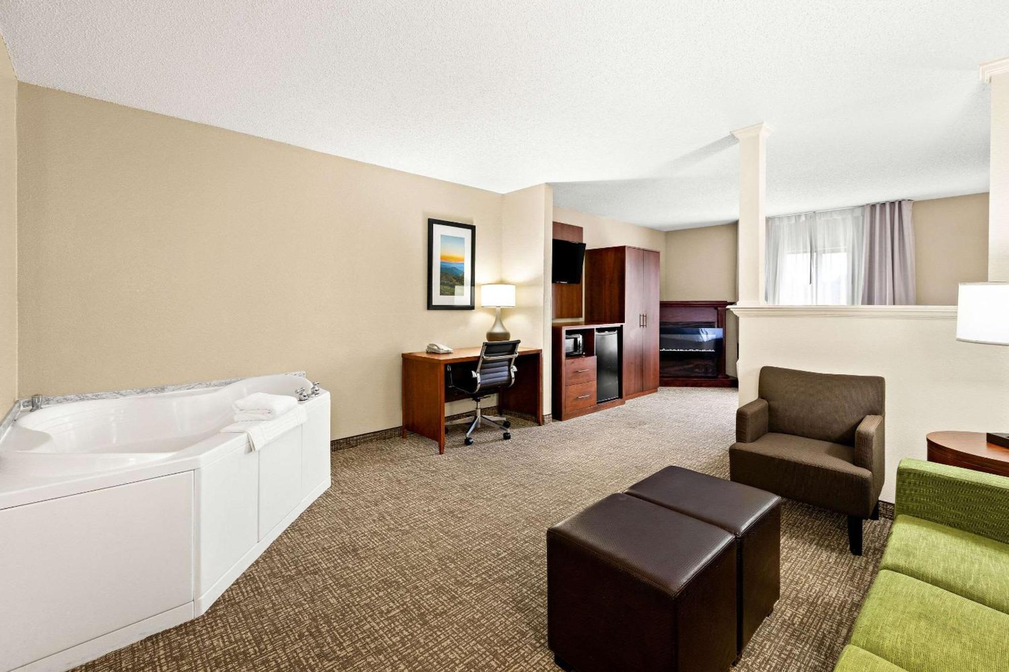 Comfort Suites Abingdon I-81 Exterior photo